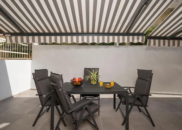 Casa Amarillo - Halepa *